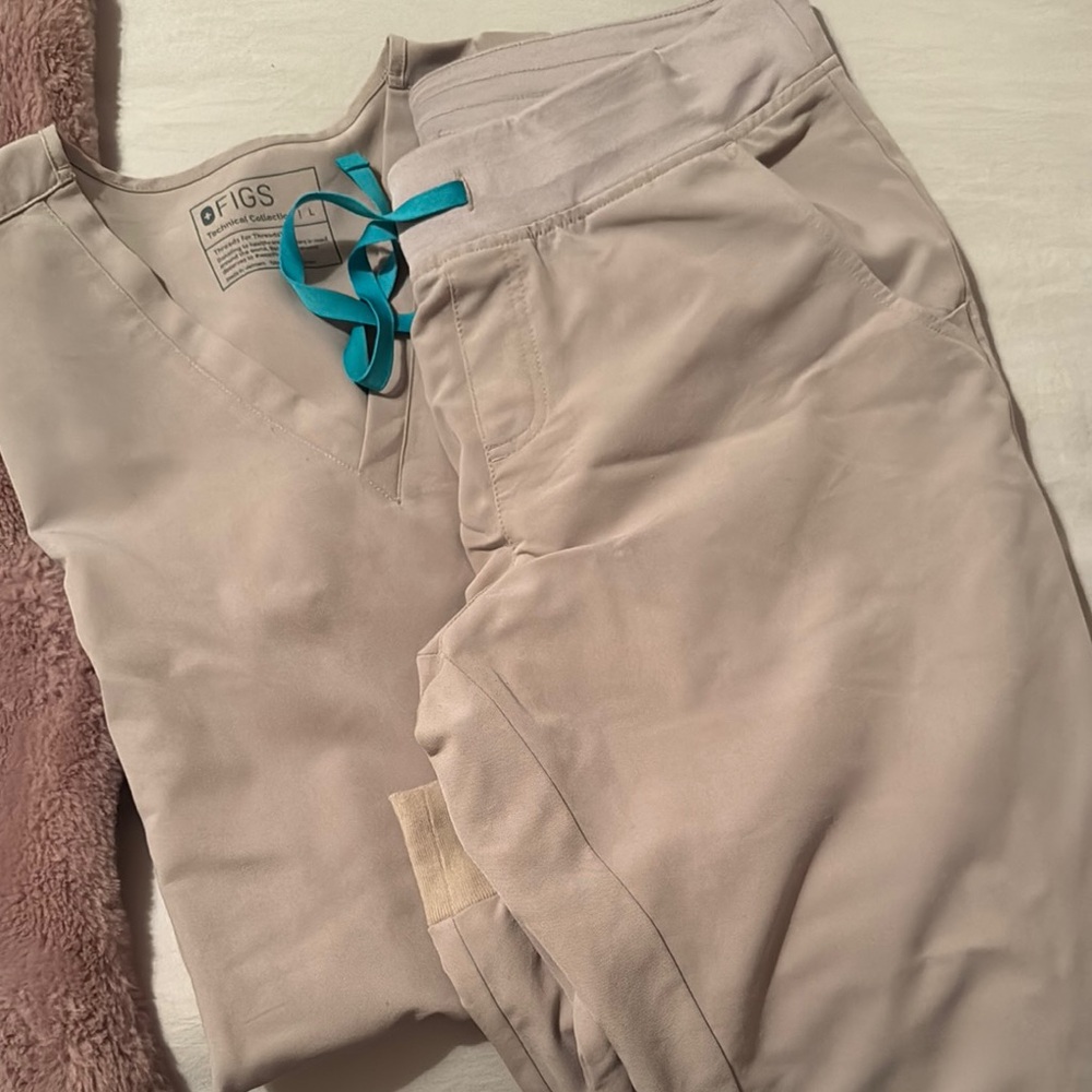 Figs Scrubs Catrina top & Zamora Joggers